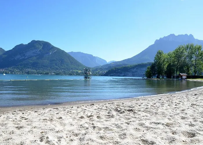 L\'Echappee Du 36 - 4 Chambres Dans Le Triangle D\'Or A 100M Du Lac, Parking Gratuit